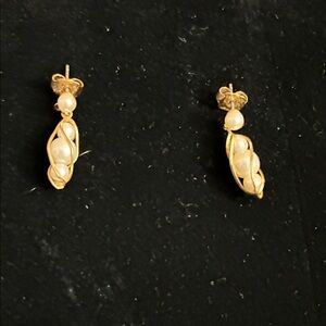 Elegant Gold Pearl Drop Earrings